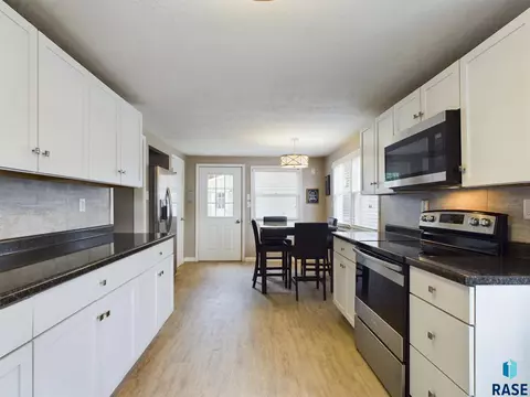 1910 E 7th St, Sioux Falls, SD 57103 photo 10