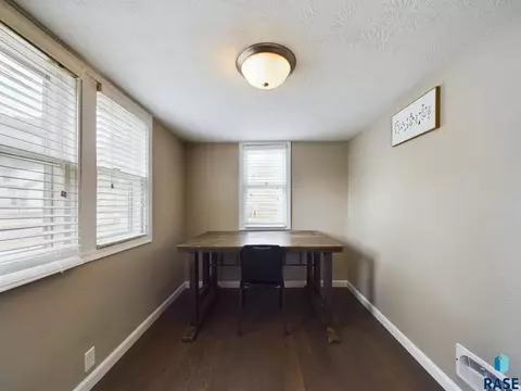1910 E 7th St, Sioux Falls, SD 57103 photo 11