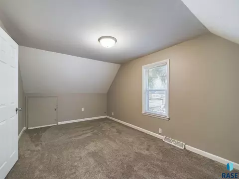 1910 E 7th St, Sioux Falls, SD 57103 photo 14