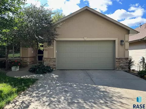 2601 S Big Timber Pl, Sioux Falls, SD 57105