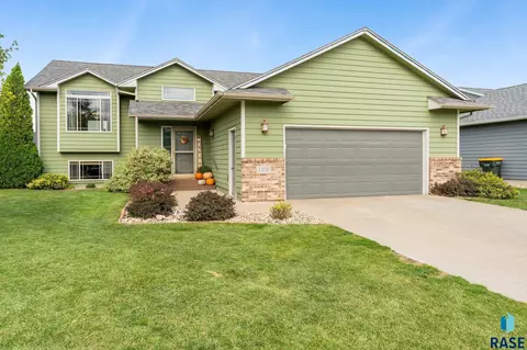 7408 W 65th St, Sioux Falls, SD 57106
