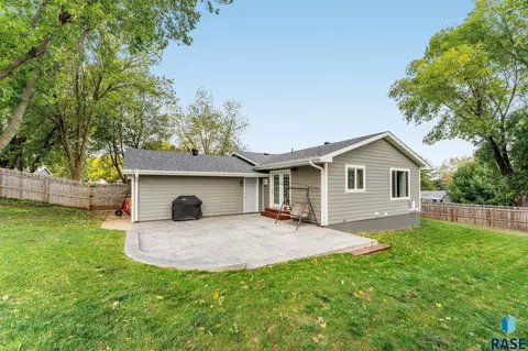 210 Douglas Blvd, Baltic, SD 57003 photo 29