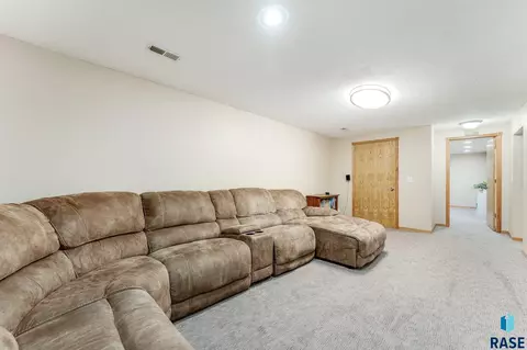210 Douglas Blvd, Baltic, SD 57003 photo 22