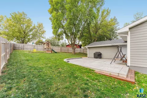 210 Douglas Blvd, Baltic, SD 57003 photo 30