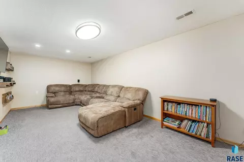 210 Douglas Blvd, Baltic, SD 57003 photo 23