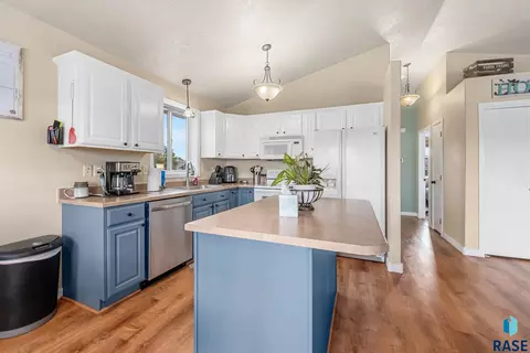 1300 E 68th St N, Sioux Falls, SD 57104 photo 9