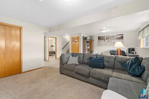 1300 E 68th St N, Sioux Falls, SD 57104 photo 17