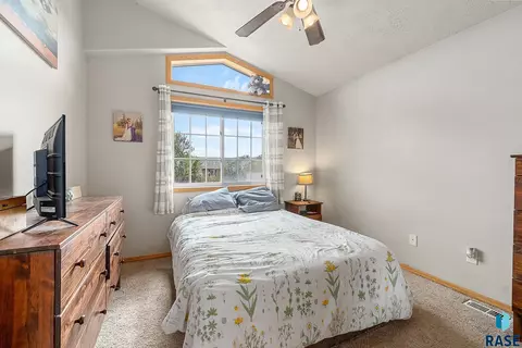 1300 E 68th St N, Sioux Falls, SD 57104 photo 11