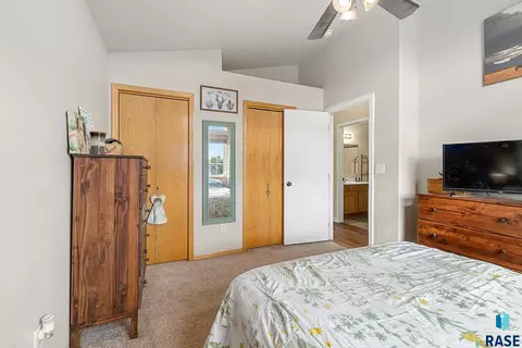 1300 E 68th St N, Sioux Falls, SD 57104 photo 12