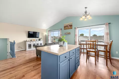 1300 E 68th St N, Sioux Falls, SD 57104 photo 8