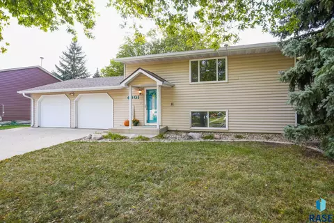 4901 S Holbrook Ave, Sioux Falls, SD 57106