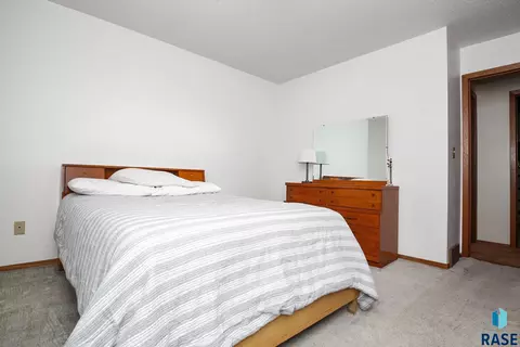 101 E Marialane Dr, Brandon, SD 57005 photo 12