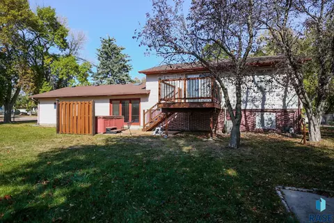 101 E Marialane Dr, Brandon, SD 57005 photo 30