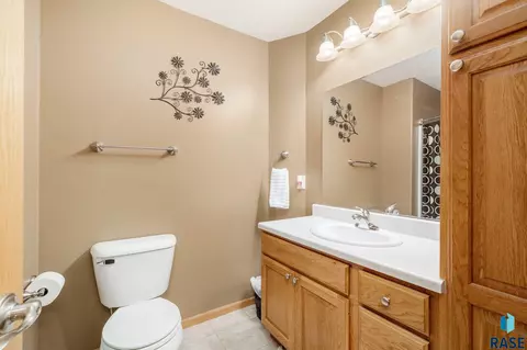 1905 S Kinderhook Ave, Sioux Falls, SD 57106 photo 14