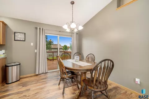 1905 S Kinderhook Ave, Sioux Falls, SD 57106 photo 5