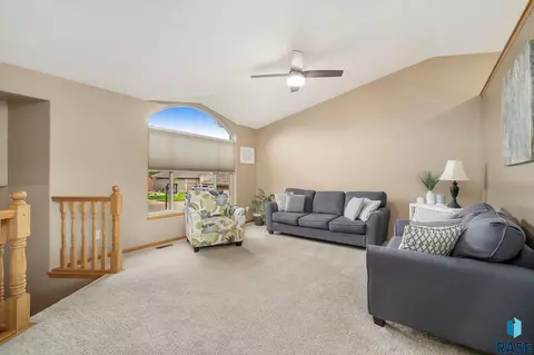 1905 S Kinderhook Ave, Sioux Falls, SD 57106 photo 6