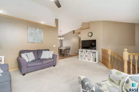 1905 S Kinderhook Ave, Sioux Falls, SD 57106 photo 8