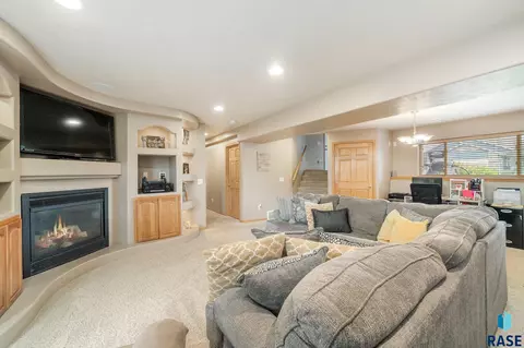 1905 S Kinderhook Ave, Sioux Falls, SD 57106 photo 17