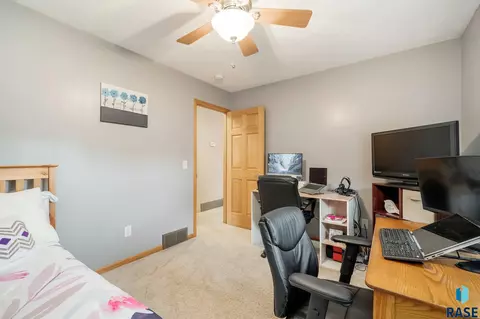 1905 S Kinderhook Ave, Sioux Falls, SD 57106 photo 13