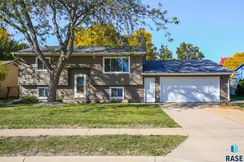 5201 S Southwind Ave, Sioux Falls, SD 57106