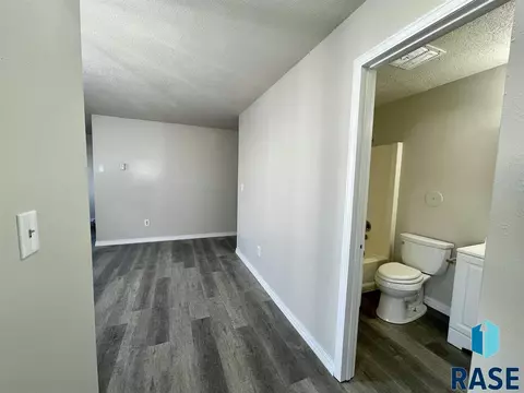 400 E 5th St, Colton, SD 57018 photo 10