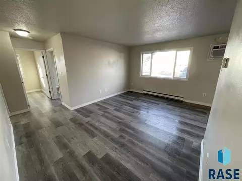 400 E 5th St, Colton, SD 57018 photo 17
