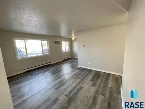400 E 5th St, Colton, SD 57018 photo 16