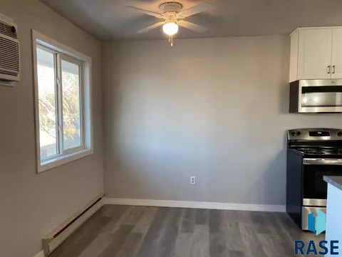 400 E 5th St, Colton, SD 57018 photo 8
