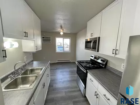 400 E 5th St, Colton, SD 57018 photo 21