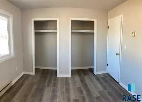 400 E 5th St, Colton, SD 57018 photo 5