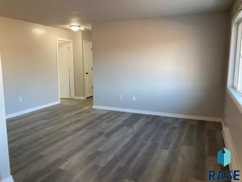 400 E 5th St, Colton, SD 57018 photo 9