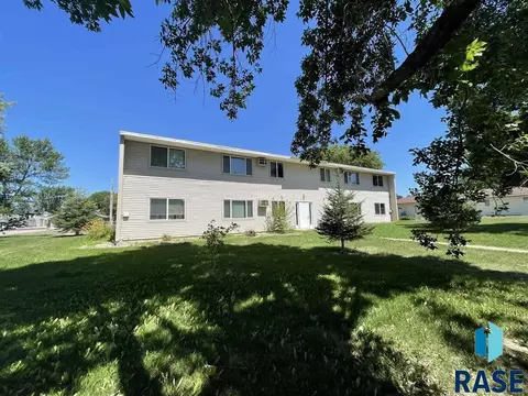 400 E 5th St, Colton, SD 57018 photo 2