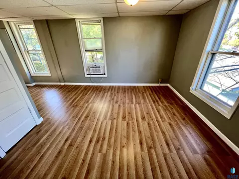 331 N Spring Ave, Sioux Falls, SD 57104 photo 7