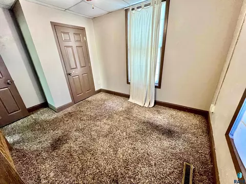 331 N Spring Ave, Sioux Falls, SD 57104 photo 24
