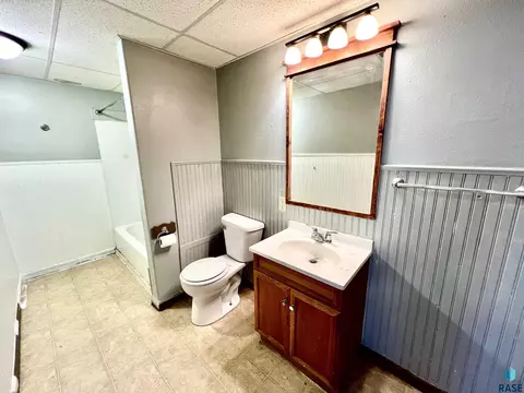 331 N Spring Ave, Sioux Falls, SD 57104 photo 10