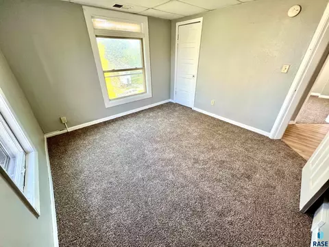 331 N Spring Ave, Sioux Falls, SD 57104 photo 12
