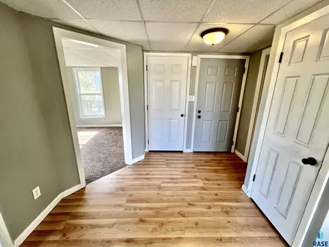 331 N Spring Ave, Sioux Falls, SD 57104 photo 5