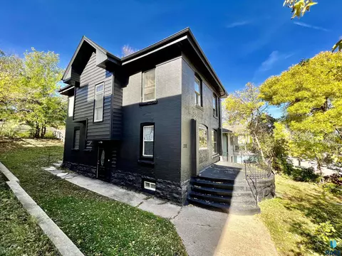 331 N Spring Ave, Sioux Falls, SD 57104 photo 2