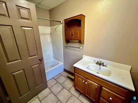 331 N Spring Ave, Sioux Falls, SD 57104 photo 21