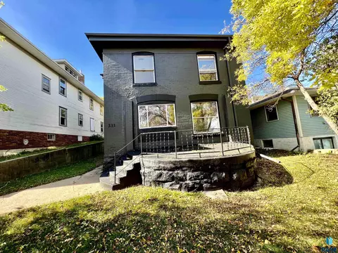331 N Spring Ave, Sioux Falls, SD 57104 photo 1