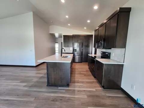 5008 E 65th St, Sioux Falls, SD 57108 photo 11