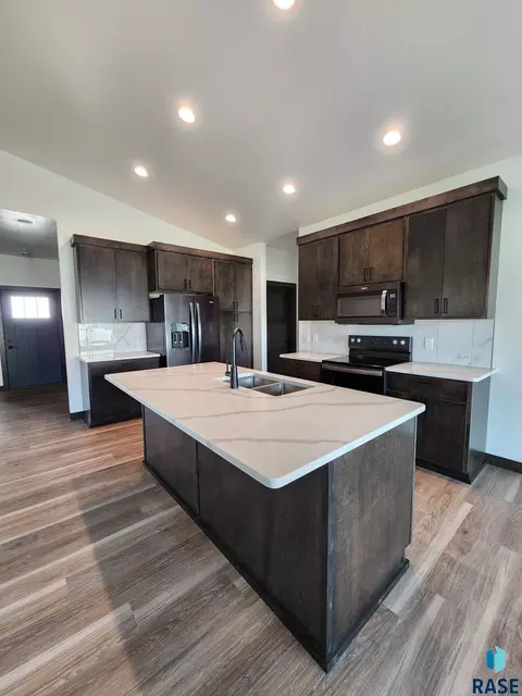 5008 E 65th St, Sioux Falls, SD 57108 photo 10