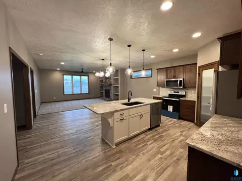 5416 E 65th St, Sioux Falls, SD 57108 photo 6