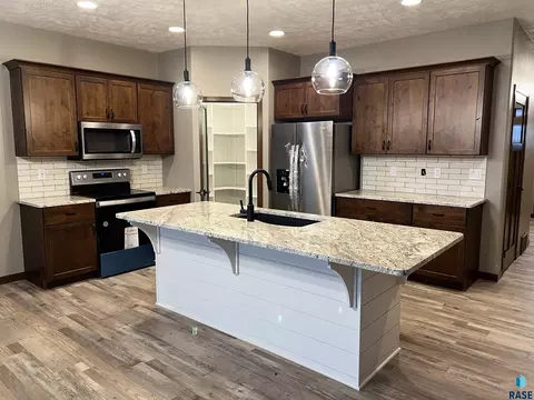 5416 E 65th St, Sioux Falls, SD 57108 photo 3
