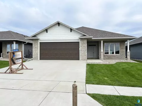5416 E 65th St, Sioux Falls, SD 57108 photo 1