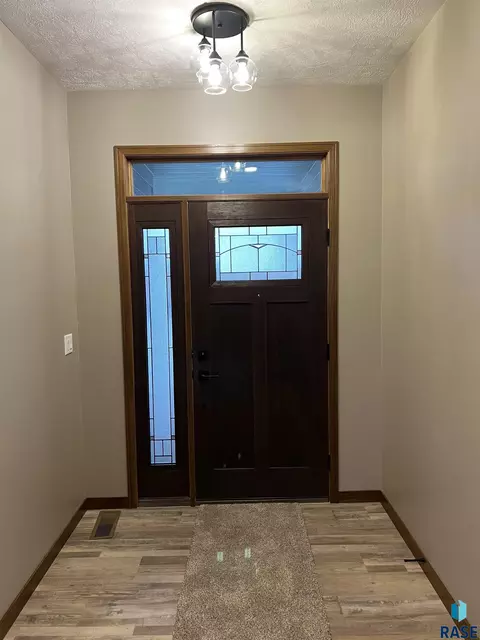 5416 E 65th St, Sioux Falls, SD 57108 photo 2