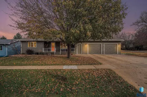 920 S Grant Ave, Madison, SD 57042 photo 32