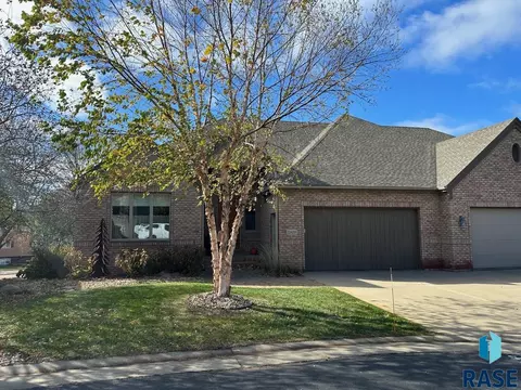 2503 S Big Timber Pl, Sioux Falls, SD 57105