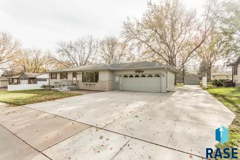 5201 W 37th St, Sioux Falls, SD 57106