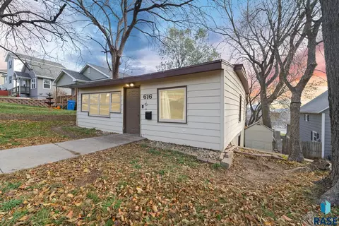 616 N Spring Ave, Sioux Falls, SD 57104